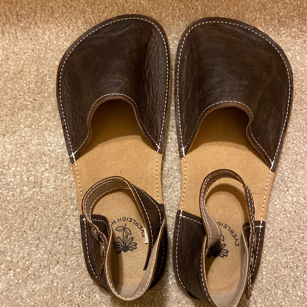 Everleigh meadow Size 6.5 Tennessee Whiskey Explorer Sandles.